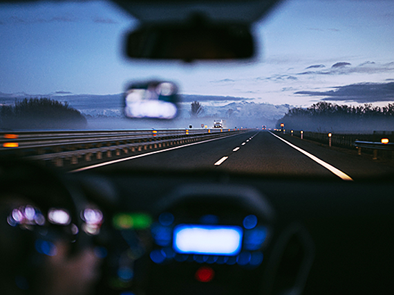 5 tips to avoid accidents while driving